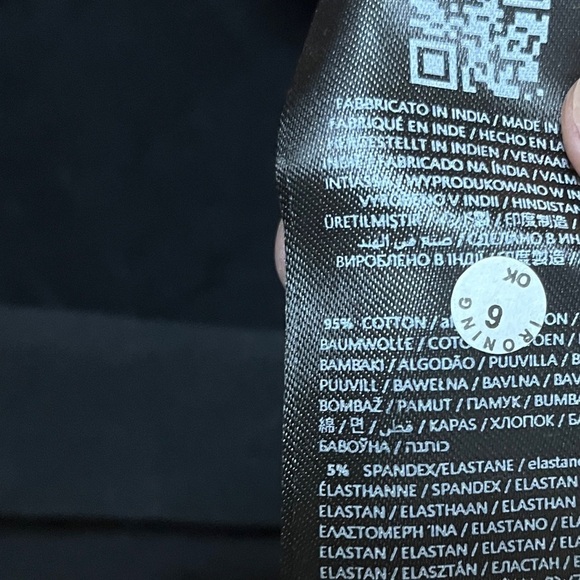 NEW Guess Rhinestone Embellished Short Sleeve Logo Tee in Black sze S - Picture 12 of 12